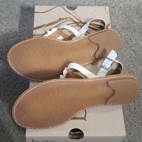 White Sandles - Picture 3 of 3